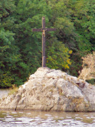 kříž - pod hradem Veveří